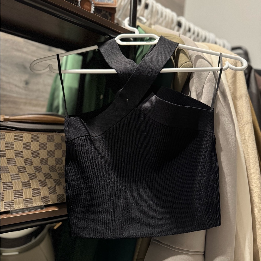Babaton Black Cross-Strap Crop Top